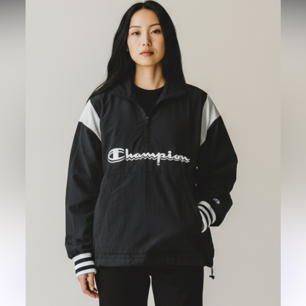 Champion Women's Unisex Pullover  size M Wind Breaker